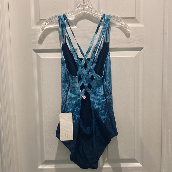 BNWT’S Lululemon Strappy Back One One Piece - Picture 2 of 7